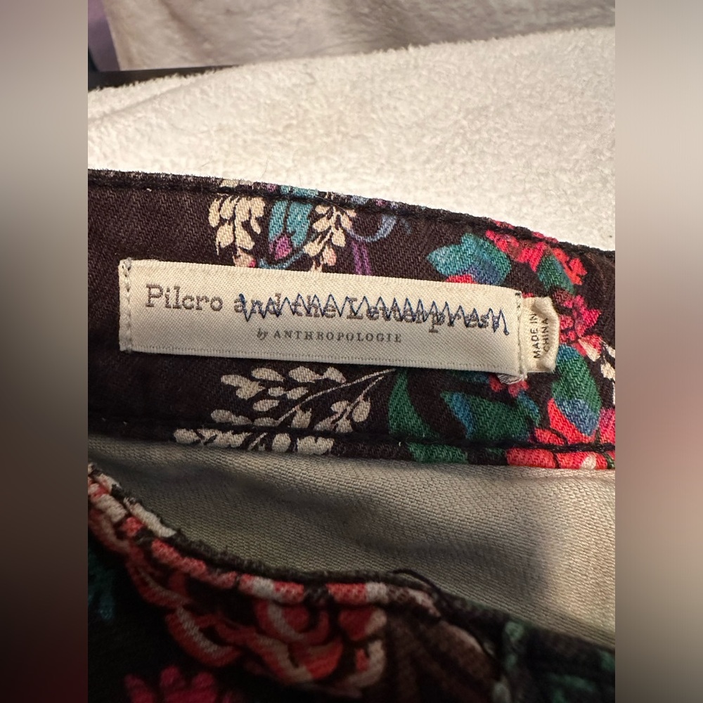 LIKE NEW- Anthropologie Pilcro Mid Rise Skinny Black Floral Jeans - Picture 15 of 16